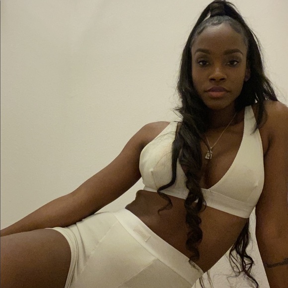 bombshellnette8